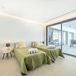 Vista Sea Views Heated Pool Walk To Marina Willa *