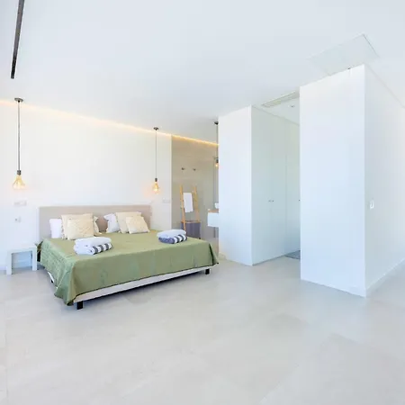 Vista Sea Views Heated Pool Walk To Marina Villa *