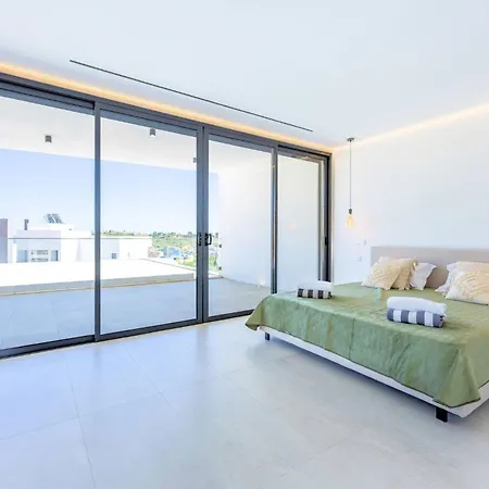 Vista Sea Views Heated Pool Walk To Marina Villa *